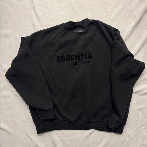 Essentials Black Crewneck - Picture 4 of 5
